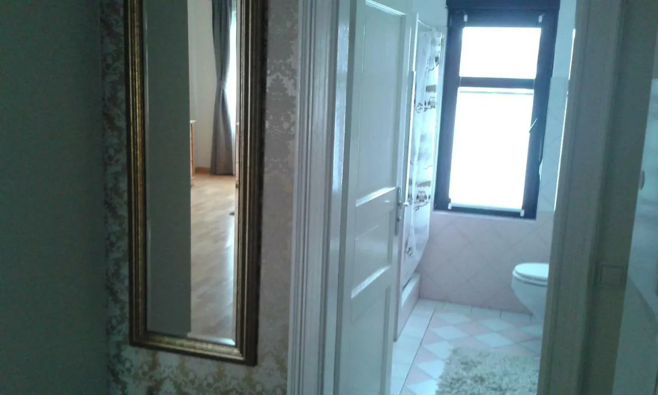 Апартаменты 2 Ferienwohnungen In Einem Haus 2 Km Vom Zentrum Leipzigs