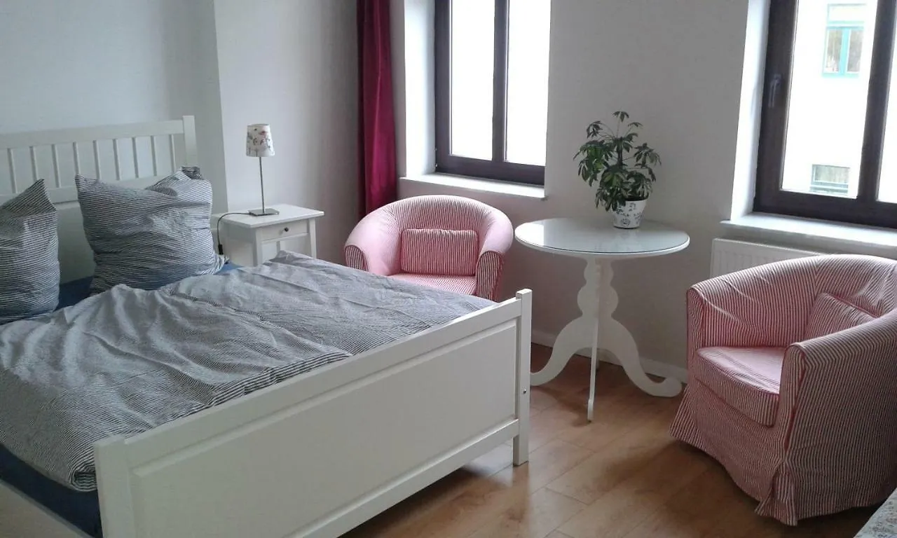 Апартаменты 2 Ferienwohnungen In Einem Haus 2 Km Vom Zentrum Leipzigs